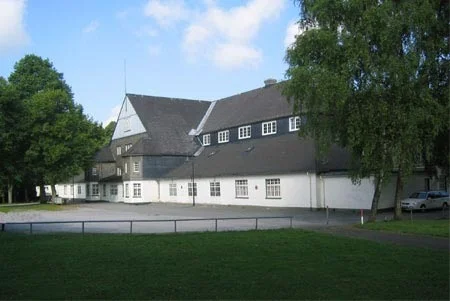 Frontansicht der Schützenhalle