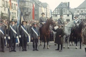Schützen beim traditionellen Schnadegang