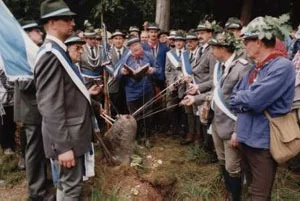 Gruppenfoto am Schnadestein
